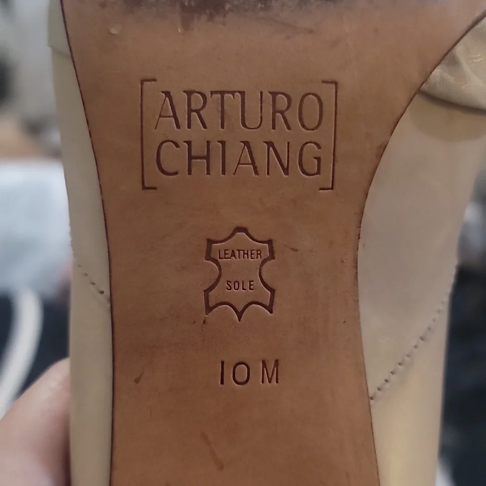 Arturo Chiang step out